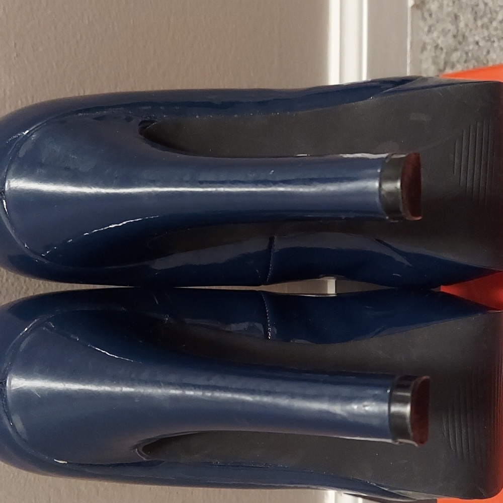 Heels - Picture 6 of 8